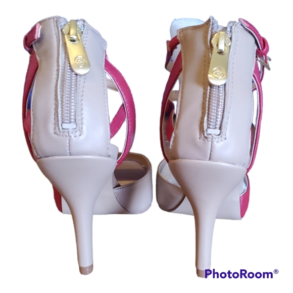 Adrienne Vittadini strappy leather heels NWB - Picture 5 of 11